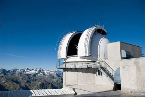 Dans la coupole du coronographe à l'observatoire du Pic du Midi, Pyrénées françaises, le nouvel instrument CLIMSO (Christian Latouche IMageur SOlaire) vient d'être très récemment installé. 